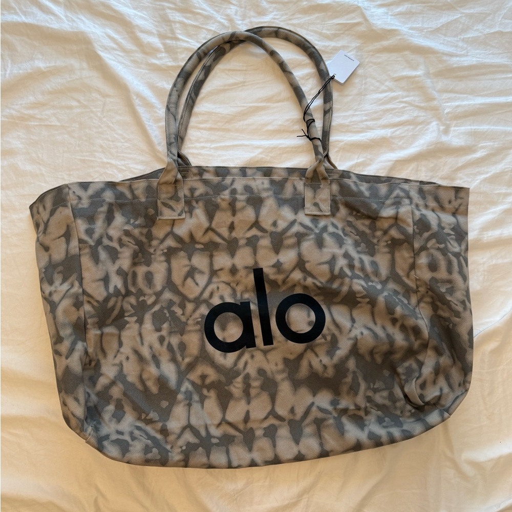 ALO Yoga Gray Tote Bag with Plush Texture and Spacious Design